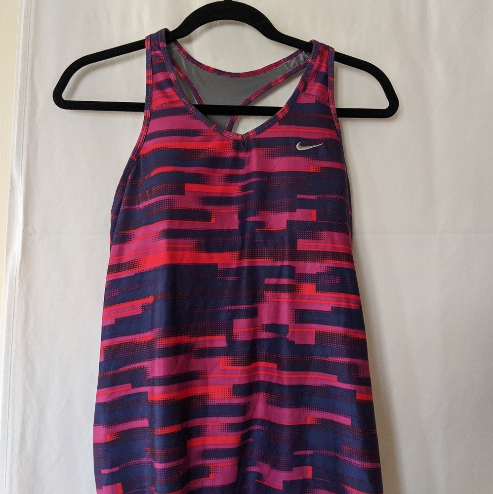 Women's Dri-Fit Nike Athletic Top Size Large